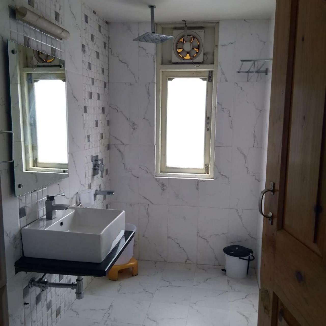 Apple Blossom Otel Manāli Dış mekan fotoğraf